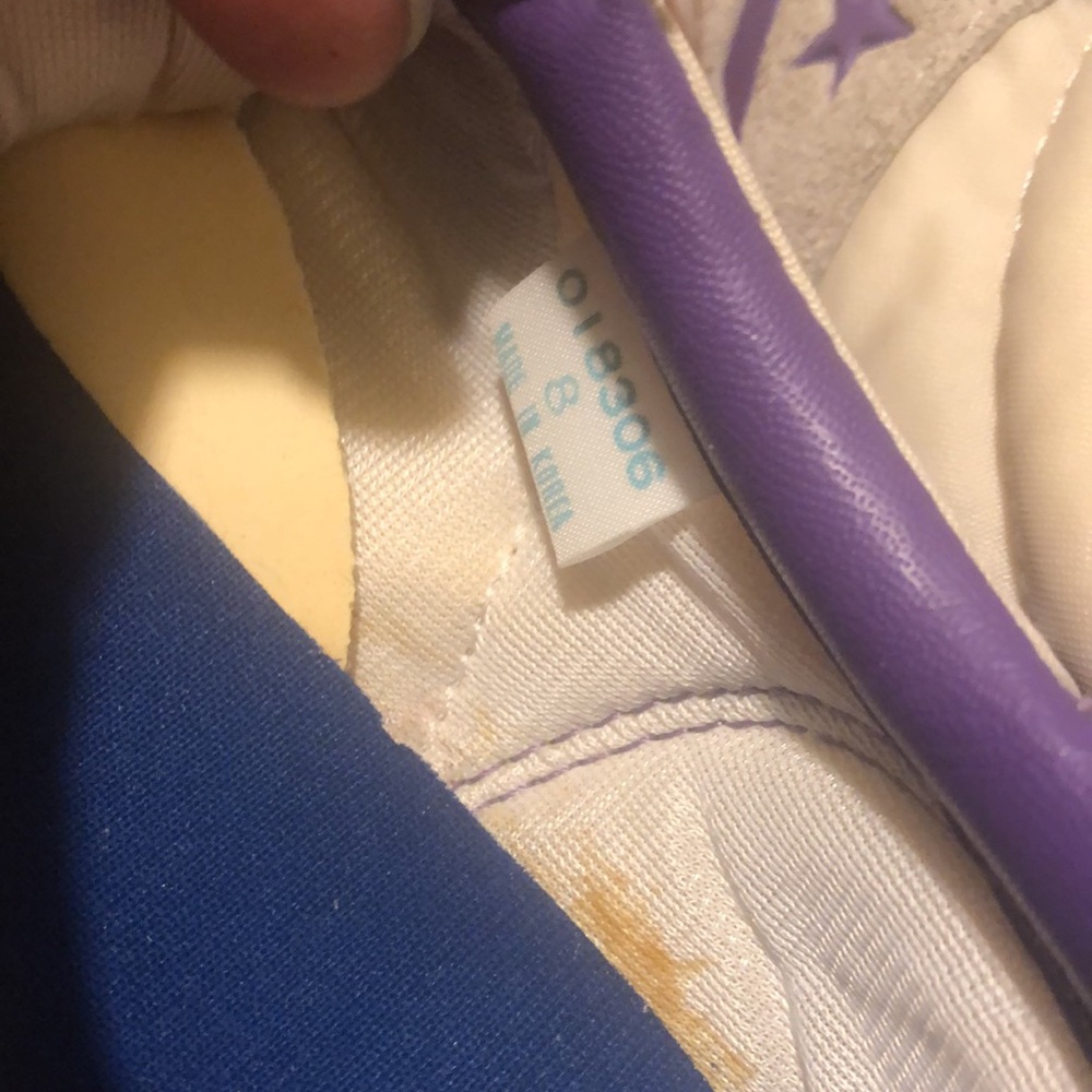 Never worn 1970’s vintage Converse running shoes. - Picture 8 of 16